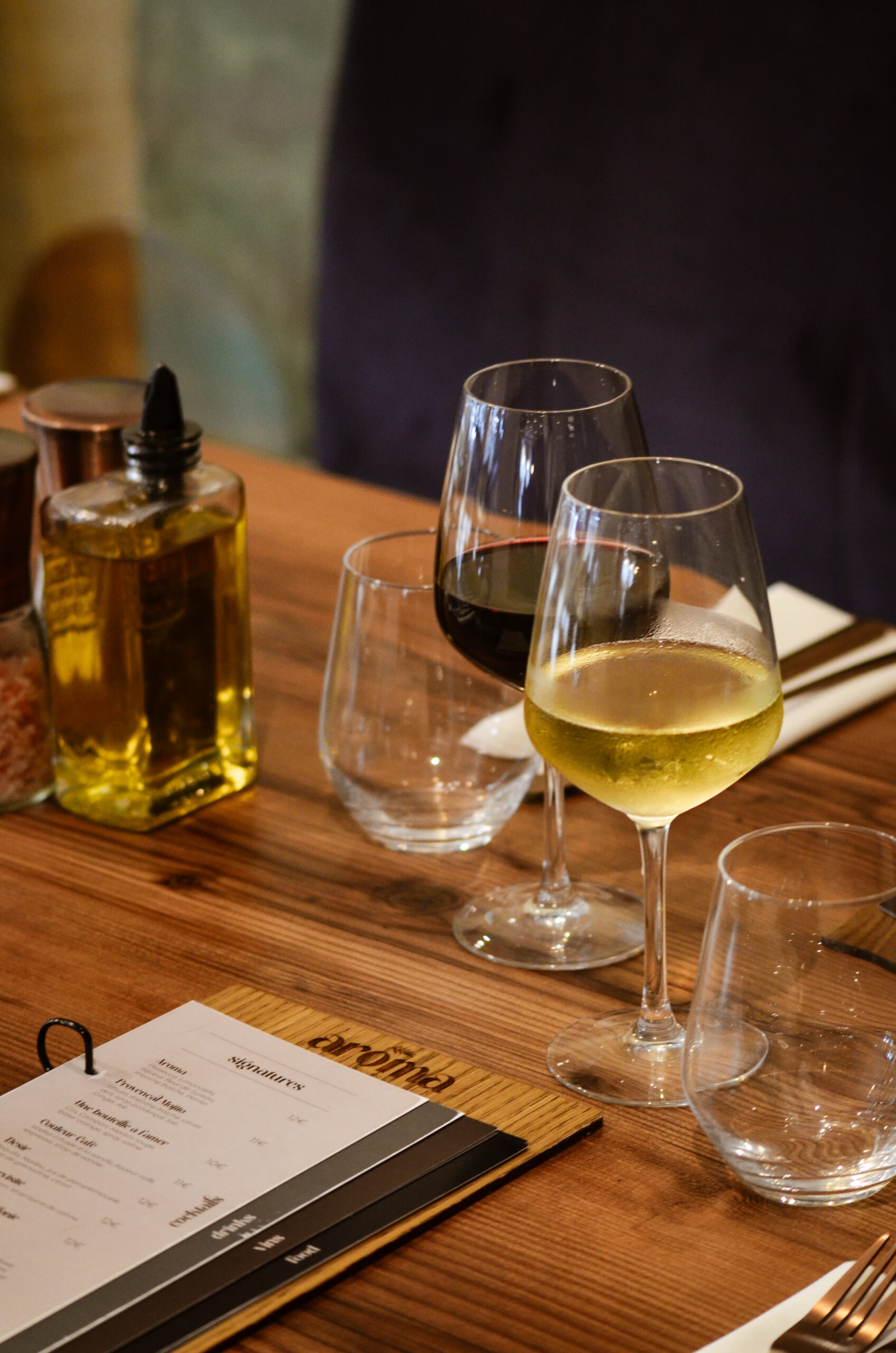 verres de vins et carte